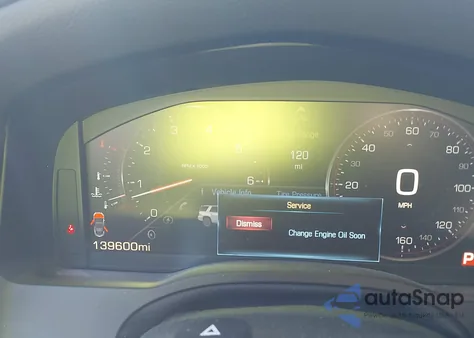 2015 Cadillac Escalade Luxury z USA, uszkodzony, nr VIN 1GYS4BKJ9FR245313